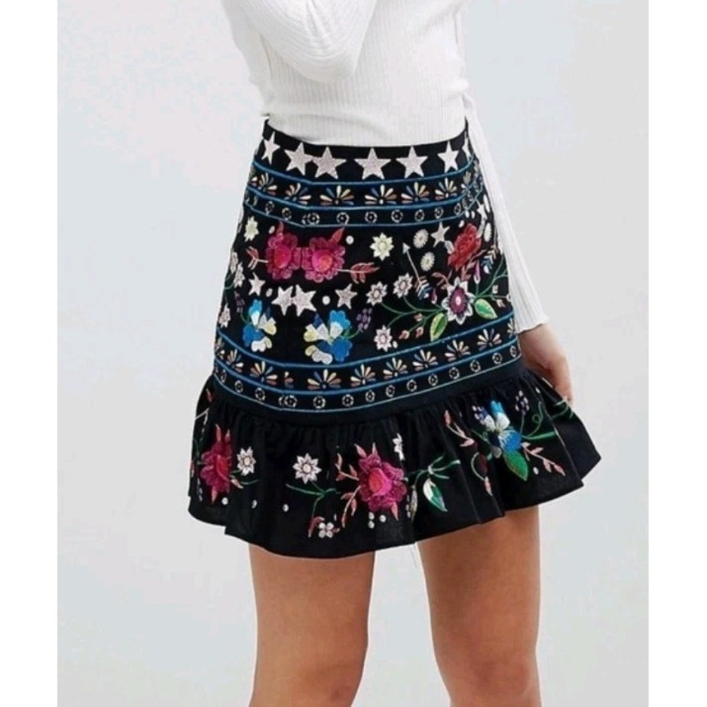 Asos Womens‎ Star Floral Embroidered Mini Skirt Size 12 Black Ruffle Hem